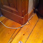 Kreatives Kabelverlegen