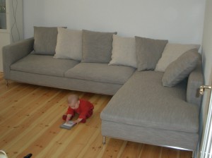 sofa alt Ganz früher, frisch aufgebaut